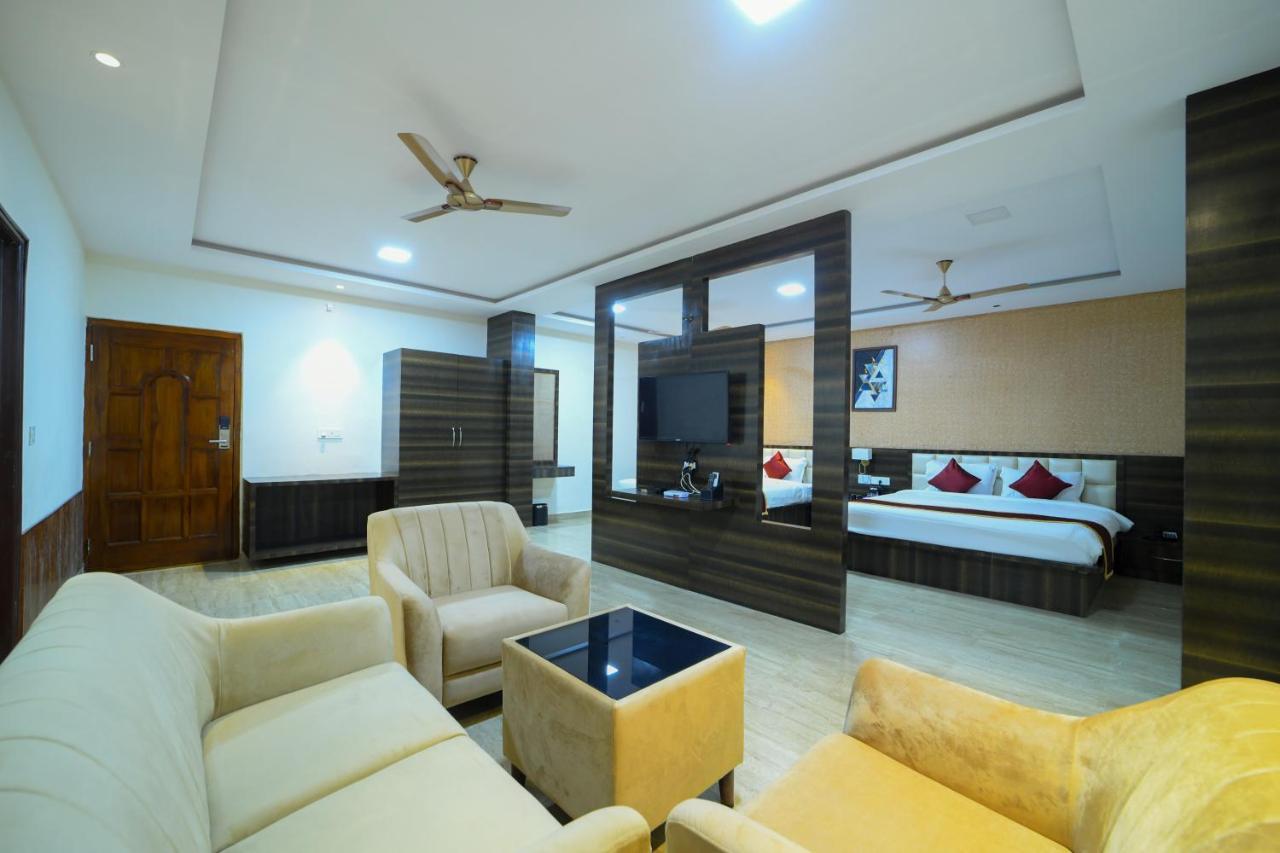 Hotel Cn Windsor Chikmagaluru Екстериор снимка
