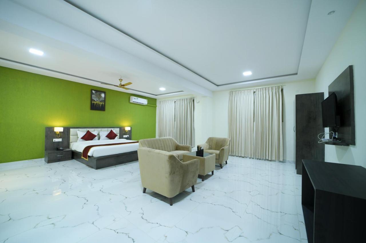 Hotel Cn Windsor Chikmagaluru Екстериор снимка