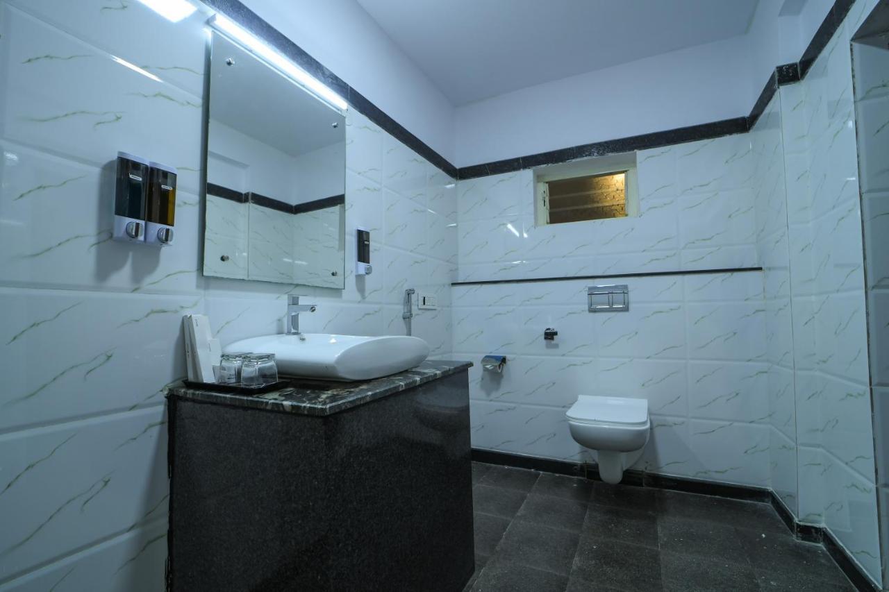 Hotel Cn Windsor Chikmagaluru Екстериор снимка