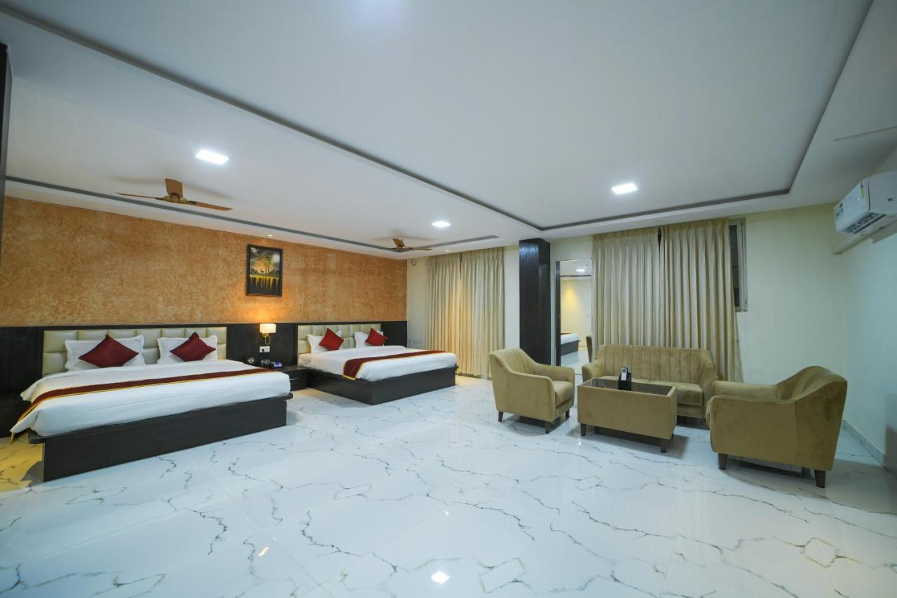 Hotel Cn Windsor Chikmagaluru Екстериор снимка