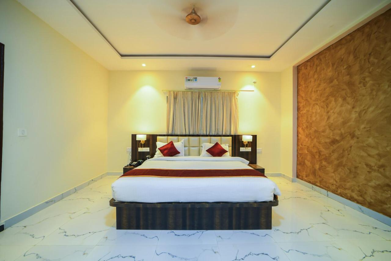 Hotel Cn Windsor Chikmagaluru Екстериор снимка